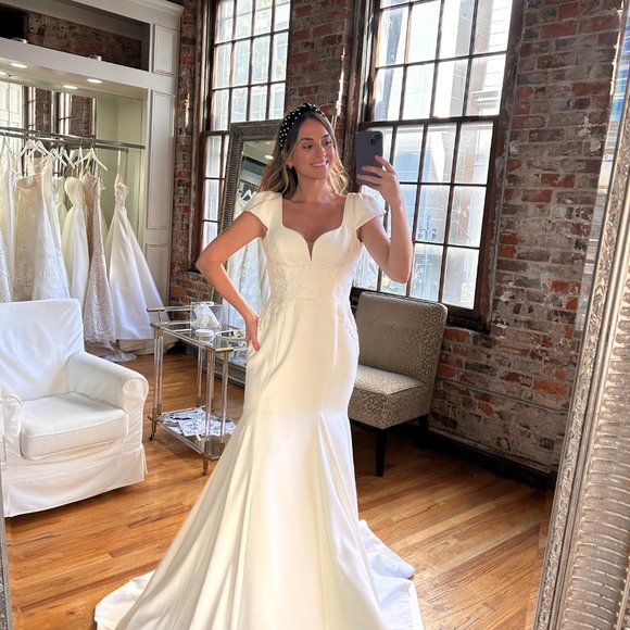 Rita Vinieris - Clementine Wedding Gown - Picture 5 of 6